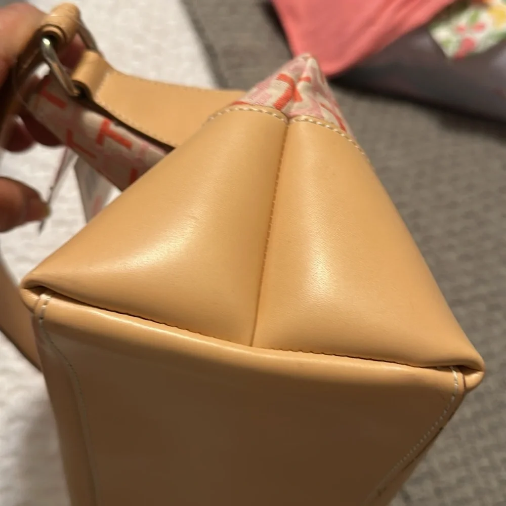 Tommy Hilfiger small handbag NWT - Picture 13 of 14